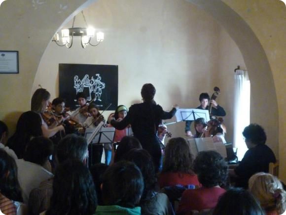 ¡AYUDEMOS AL CAPEC A SEGUIR DIFUNDIENDO MÚSICA !